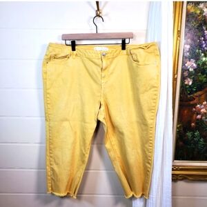 C Est 1946 Yellow Capri Jeans Size 22W